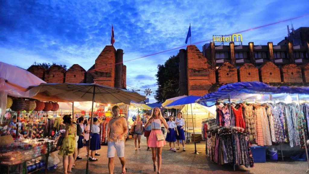 ถนนคนเดินท่าแพ เชียงใหม่